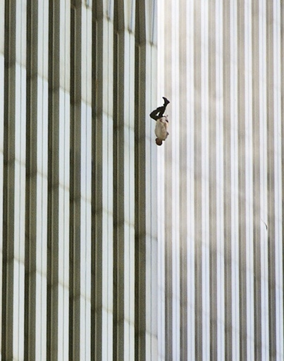 CRIME TERRORISM WTC WORLD TRADE CENTER BOMBING TWIN TOWERS TERRORIST ATTACK VICTIM JUMPING FROM BUILDING PEOPLE FALLING DOWN JUMPING OUT BODY
