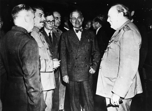Potsd.Konf., Stalin,Truman,Churchill - Potsdam Conference. - Conférence de Potsdam / Staline, Truman et Churchill. -
