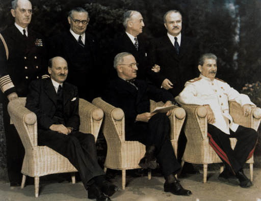 Potsdam.Konf.1945, Attlee,Truman,Stalin - Attlee,Truman,Stalin / Potsdam / 1945 - Conférence de Potsdam / Attlee,Truman,Staline, 1945.