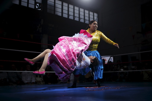 Bolivian wrestlers Mamani, nicknamed Martha 