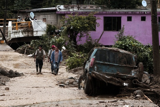28 reported dead in Puebla following the passage of tropical storm Earl in Mexico
