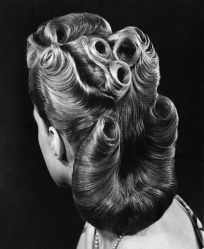 1940s hairstyle