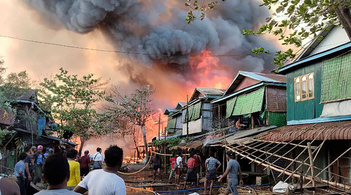 40 mennesker skal være drept i et luftangrep mot en landsby i delstaten Rakhine i Myanmar.