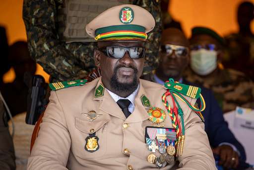 Oberst Mamady Doumbouya og de militære grep makten i et kupp i Guinea i 2021, og en militærjunta har siden styrt landet.