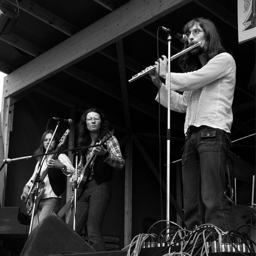 Prudence på Kalvøyafestivalen i 1974. Åge Aleksandersen i midten. Konsert.