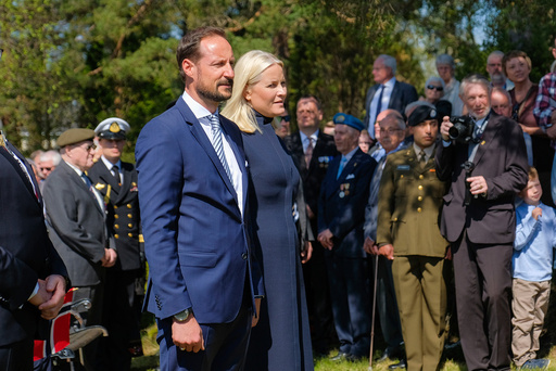 Kronprinsparet deltar når Konvoibyen i Risør markerer sitt 50-årsjubileum