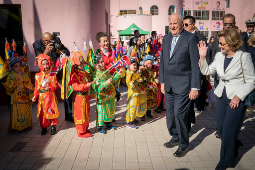 Kongeparet på offisielt statsbesøk i Kina