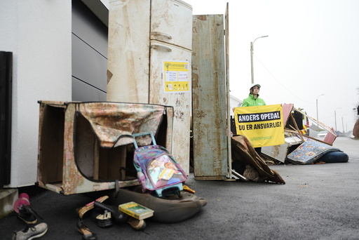 Equinor har anmeldt aksjonister fra Greenpeace etter at de gjennomførte en aksjon i konsernsjefens hage.