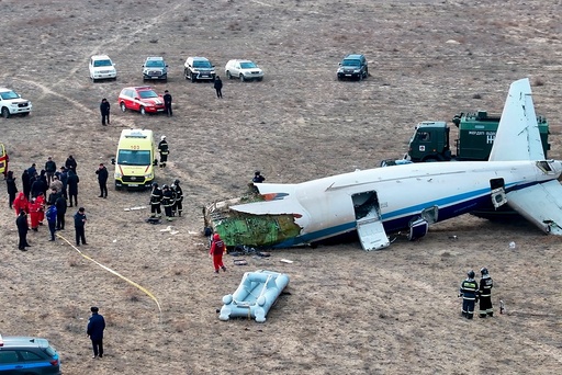 Vraket av flyet som styrtet i nærheten av flyplassen i Aktau i Kasakhstan 1. juledag.