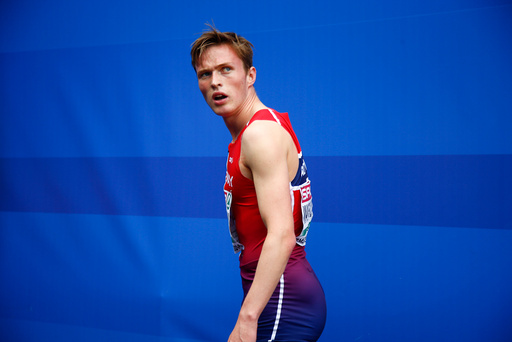 Karsten Warholm er misfornøyd etter og ha kommet på 6 plass i 400 meter hekk finalen under EM i friidrett i Amsterdam fredag.