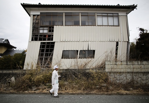 Wider Image: Radioactive Fukushima - Four Years On