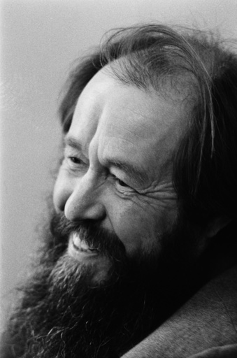 Solschenizyn in der Schweiz / Foto - A.Solzhenitsyn, portrait, Switzerland / photo 1975 - A. Soljenitsyne en Suisse / 1975.