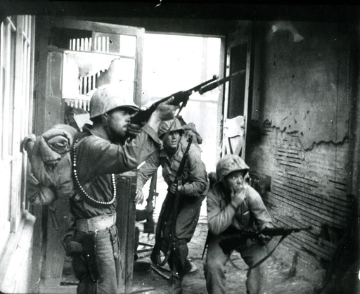 Korea-Krieg / US-Soldat im Häuserkampf in Seoul /Foto 1950 - Korean War, Seoul, US marines / photo -