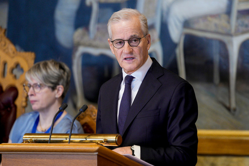 Statsminister Jonas Gahr Støre (Ap) sier Norge deltar i et internasjonalt initiativ.