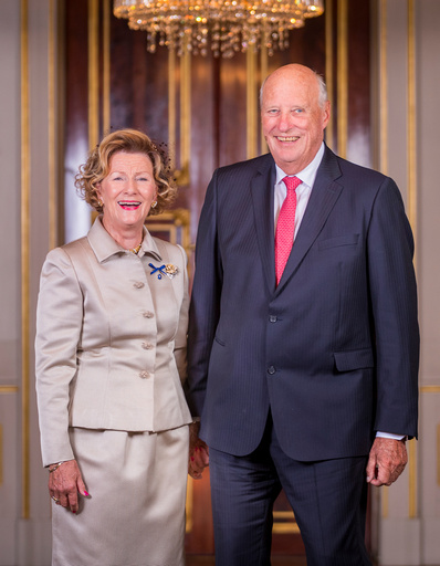 Kong Harald og dronning Sonja feirer gullbryllup.