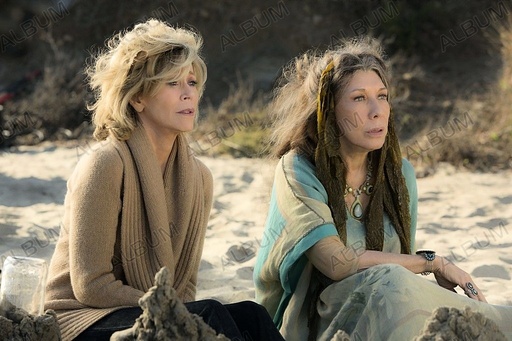 GRACE AND FRANKIE (2015), directed by DEAN PARISOT. JANE FONDA; LILY TOMLIN.